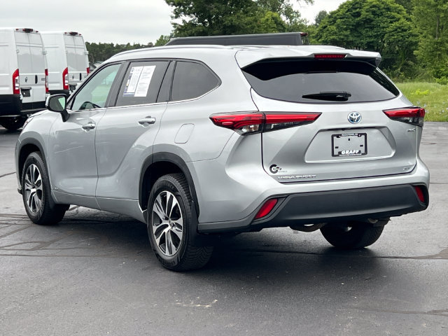 Used 2023 Toyota Highlander XLE AWD/4WD image 12