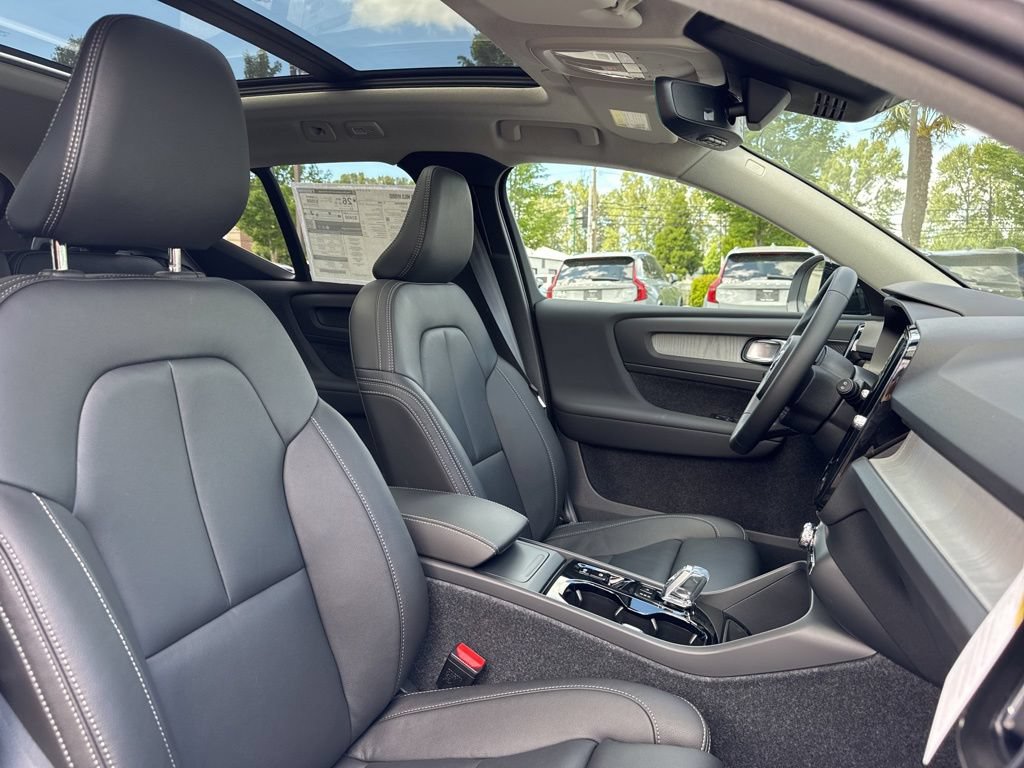 New 2026 Volvo XC40 B5 Plus w/ Climate Package AWD/4WD image 21