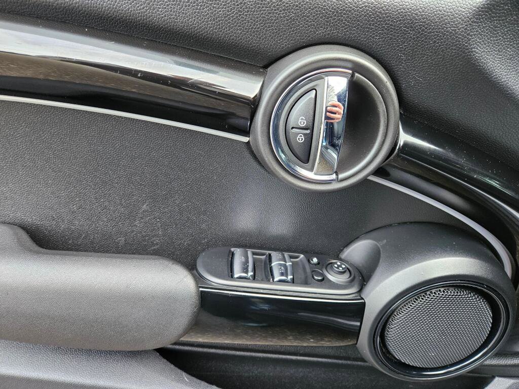 Used 2023 MINI Cooper Convertible image 19