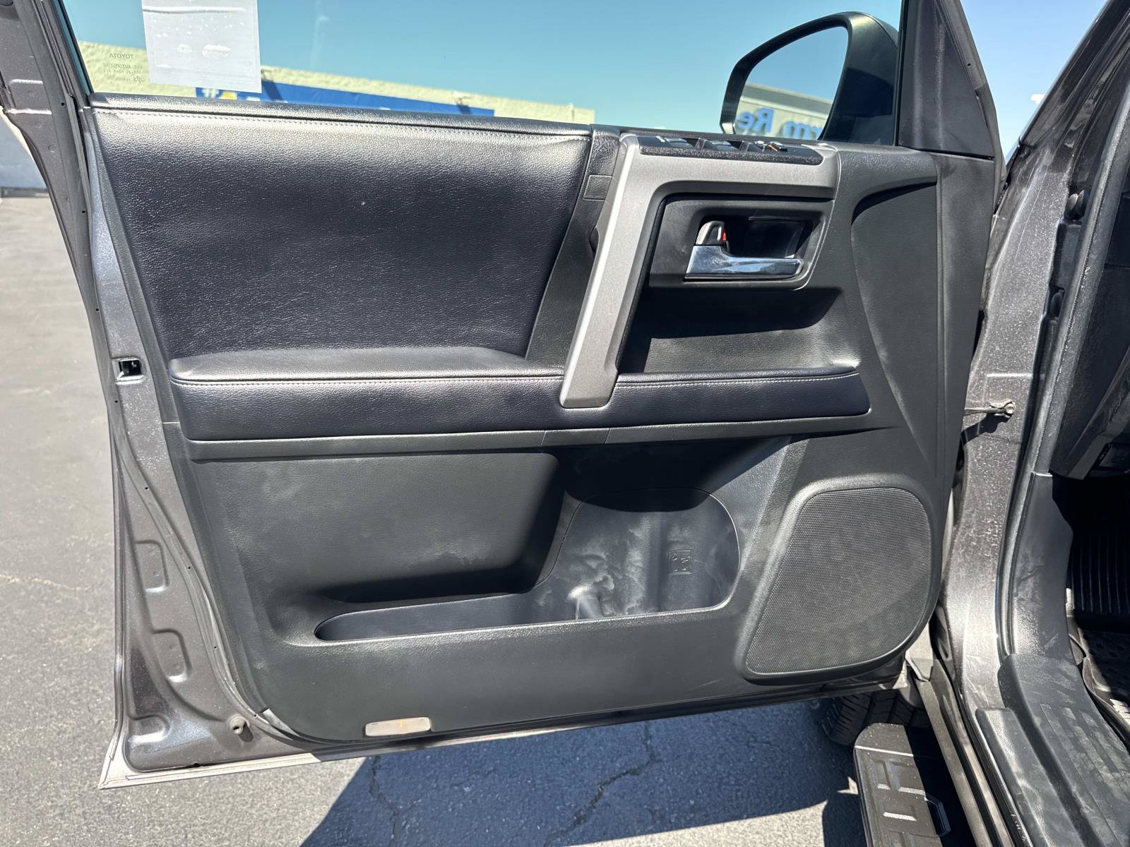 Used 2018 Toyota 4Runner SR5 Premium w/ Convenience Package RWD image 21