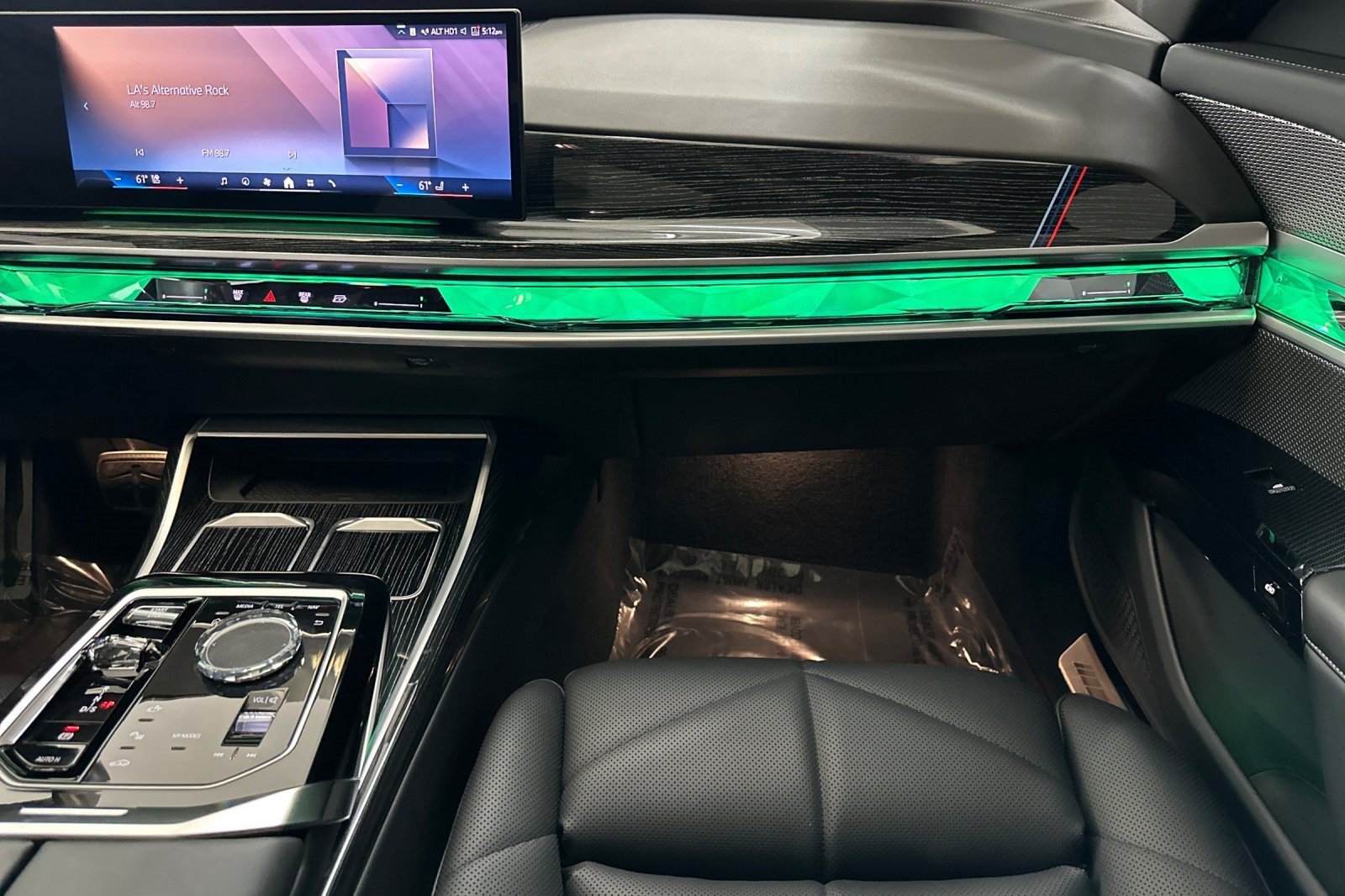 Certified 2023 BMW 740i RWD image 30
