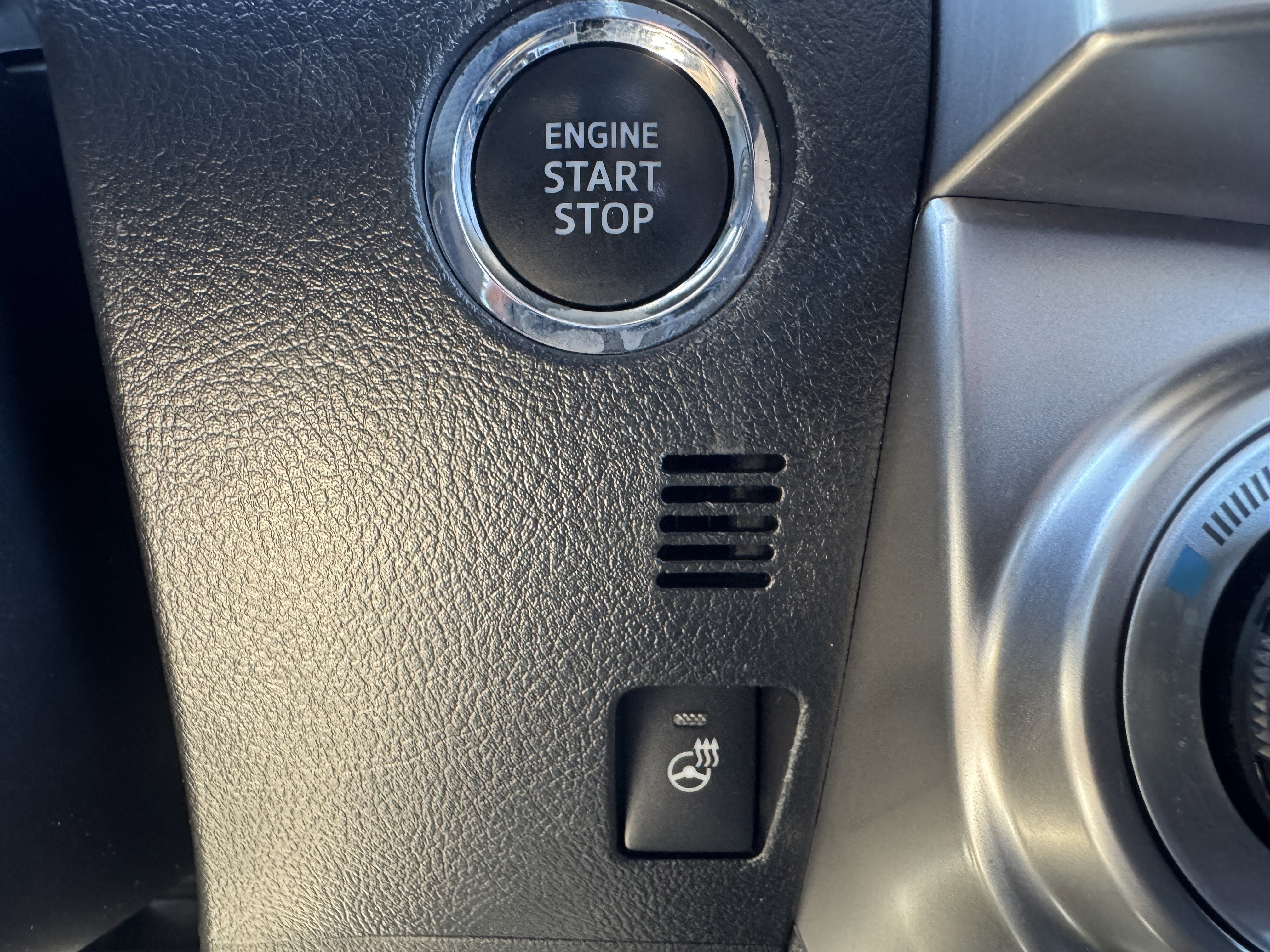 Used 2023 Toyota 4Runner Limited image 32