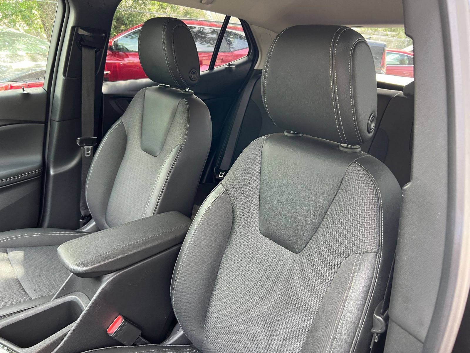 Used 2025 Buick Encore GX Preferred FWD image 35