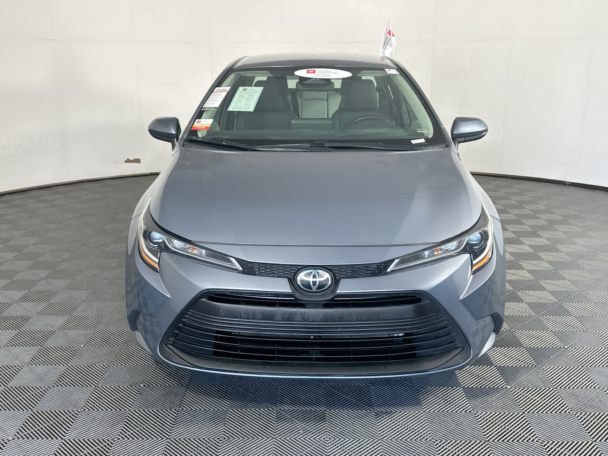 Used 2023 Toyota Corolla LE FWD image 8