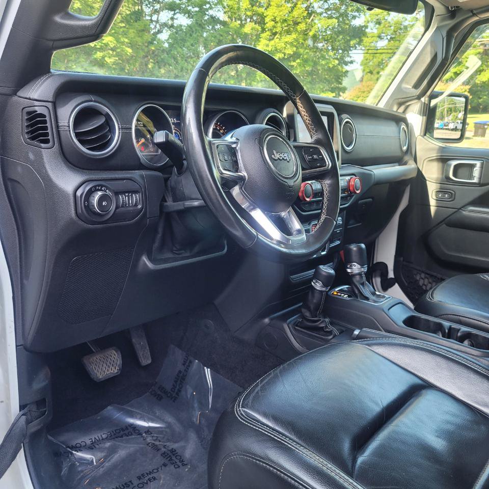 Used 2018 Jeep Wrangler Unlimited Sahara AWD/4WD image 13