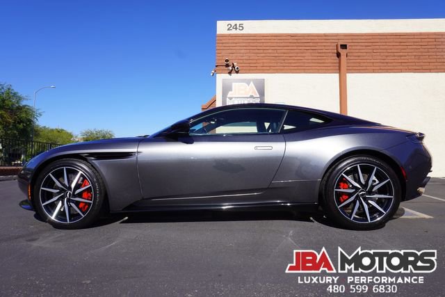 Used 2020 Aston Martin DB11 Coupe image 22
