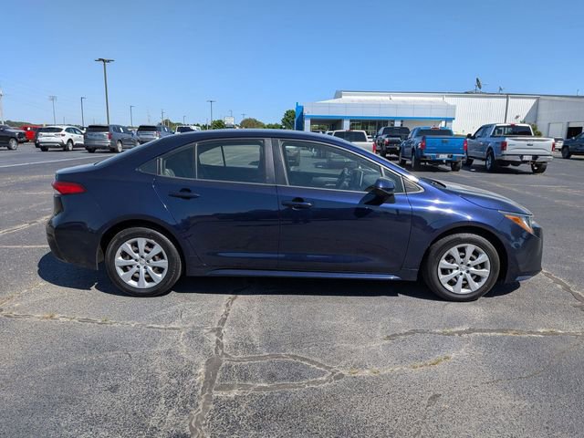 Used 2020 Toyota Corolla LE image 2