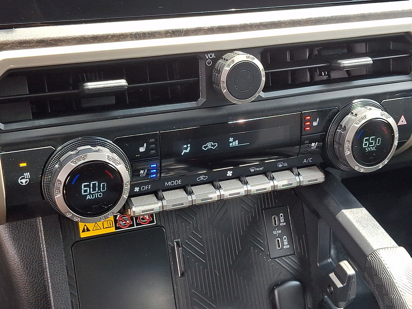 Used 2025 Toyota Tacoma Limited AWD/4WD image 17