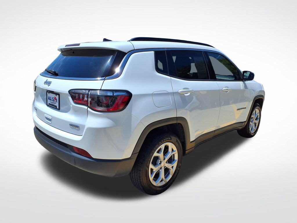 Used 2024 Jeep Compass Latitude AWD/4WD image 6