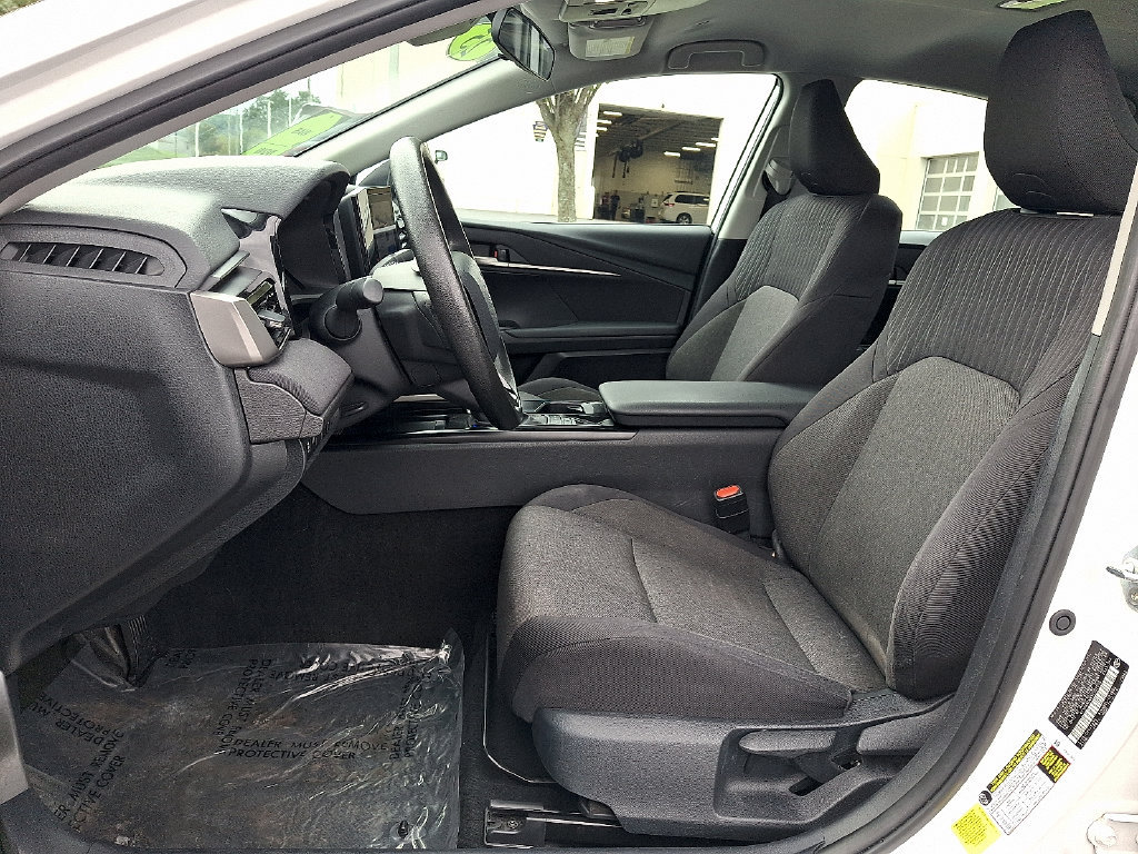 Used 2025 Toyota Camry LE FWD image 15