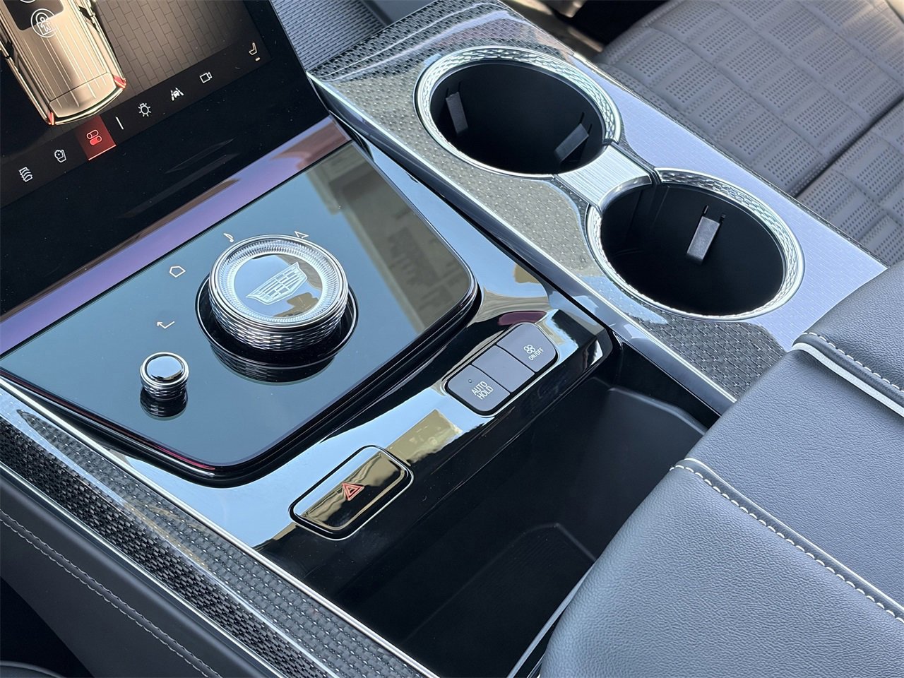 Certified 2025 Cadillac Escalade ESV V image 31