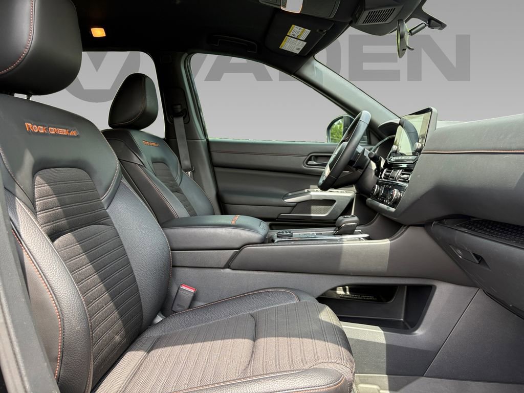 Used 2025 Nissan Pathfinder Rock Creek AWD/4WD image 9