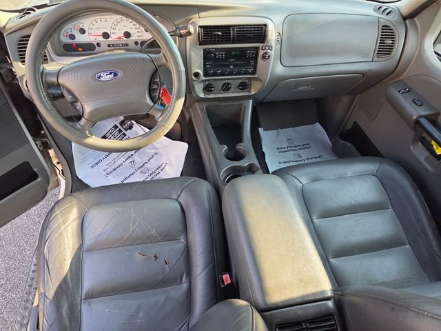Used 2004 Ford Explorer Sport Trac XLS RWD image 8