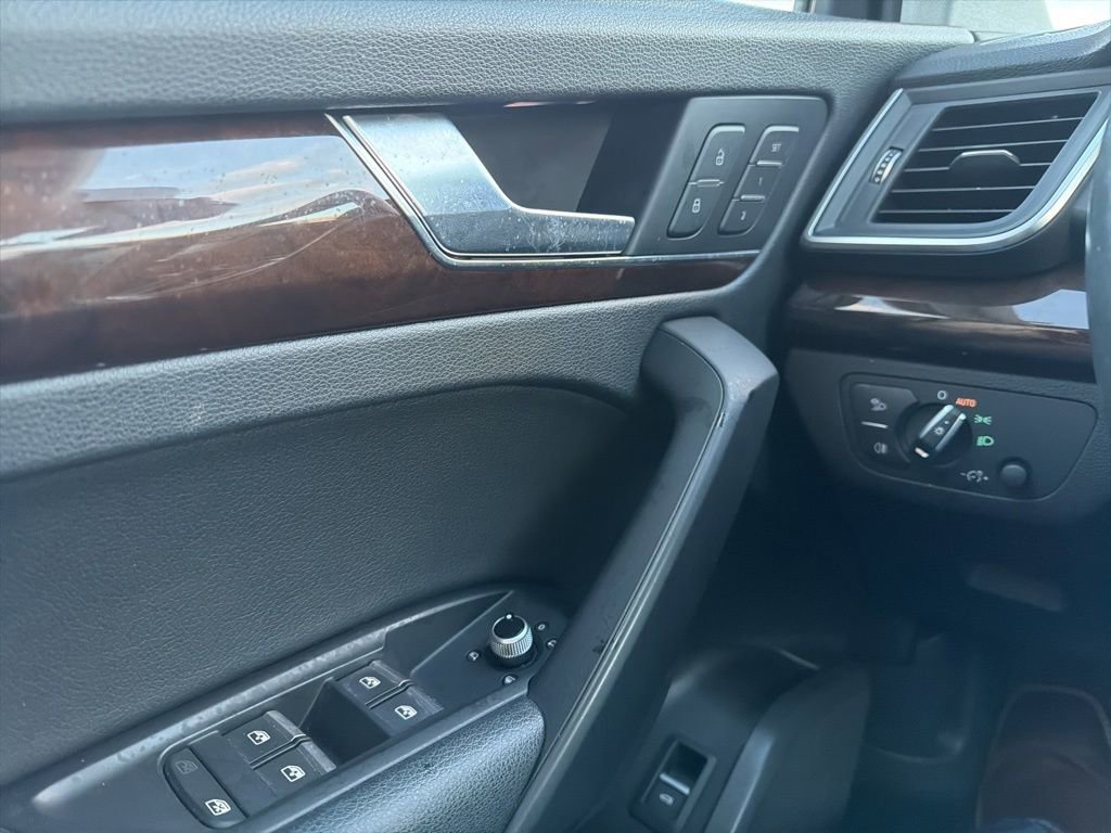 Used 2018 Audi Q5 2.0T Premium Plus w/ Premium Plus Package image 20