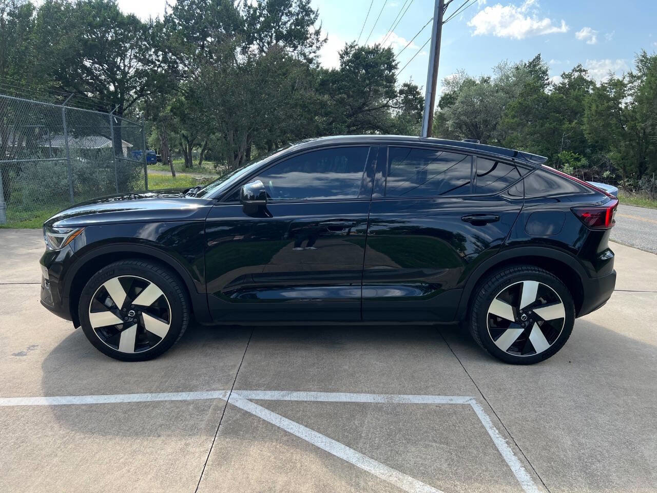 Used 2022 Volvo C40 P8 Recharge Ultimate AWD/4WD image 9