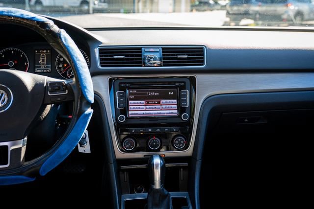 Used 2015 Volkswagen Passat TDI SE FWD image 8