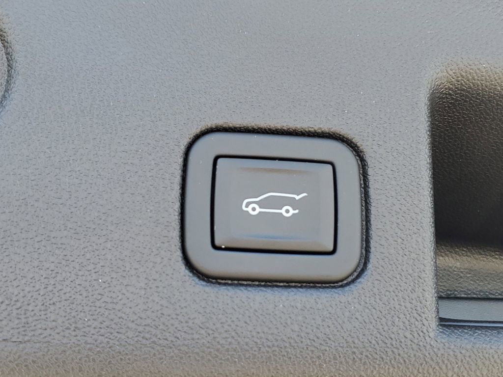 Used 2024 Chevrolet Equinox LT w/ LPO, Floor Liner Package FWD image 32