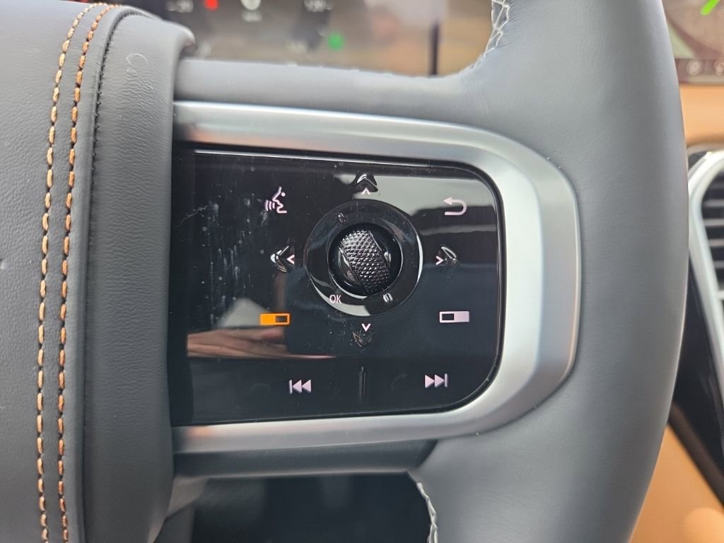 Used 2025 Nissan Armada Platinum Reserve image 38