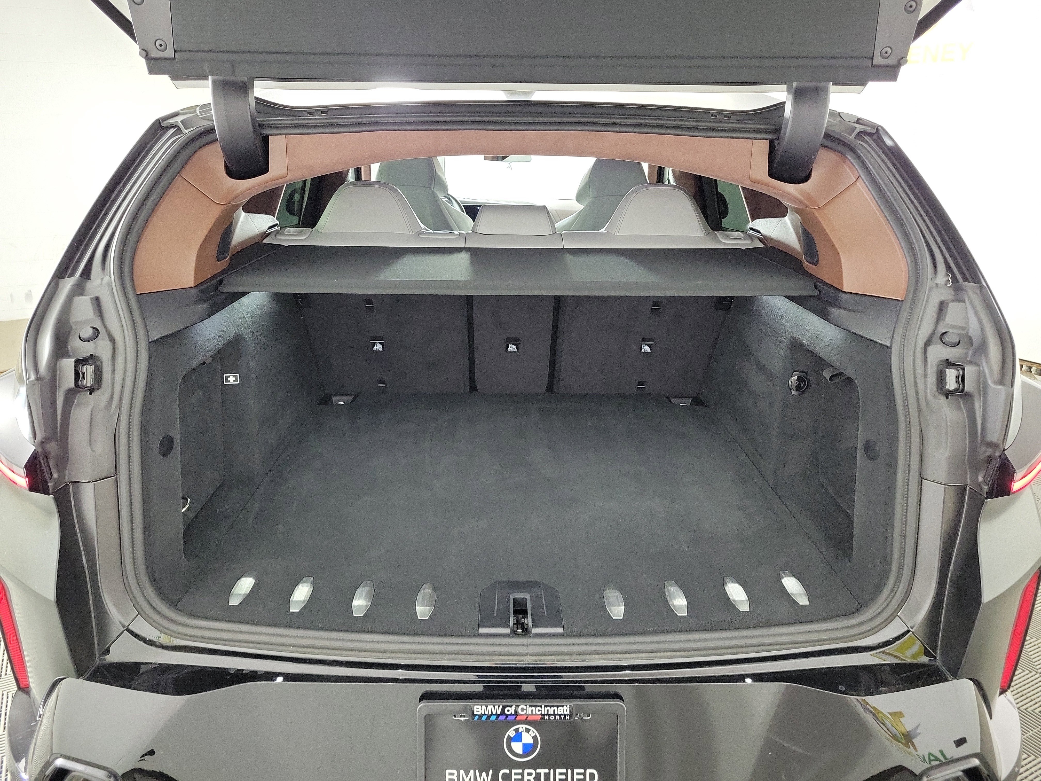 Certified 2023 BMW XM AWD/4WD image 25