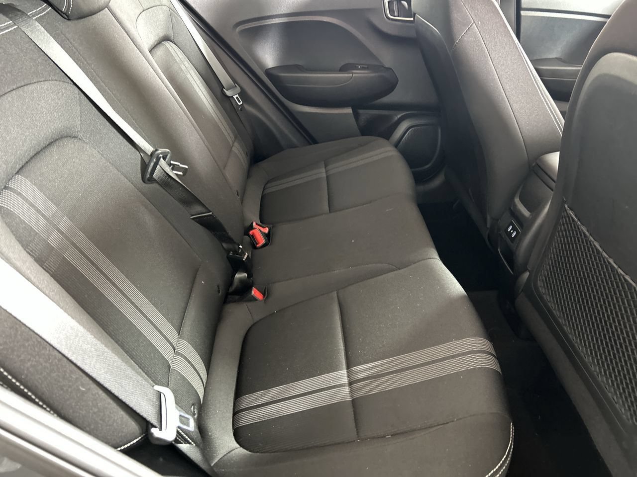 Used 2025 Hyundai Venue SEL FWD image 26