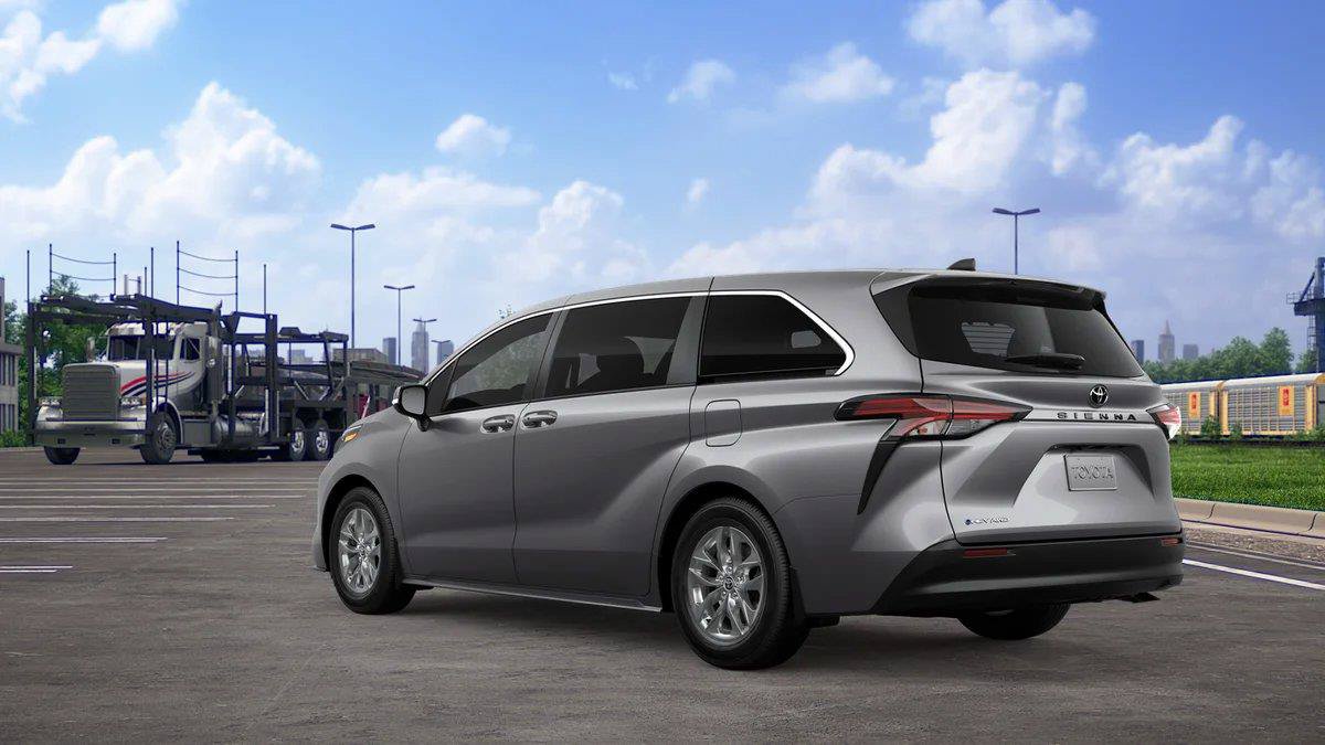 New 2026 Toyota Sienna LE AWD/4WD image 8