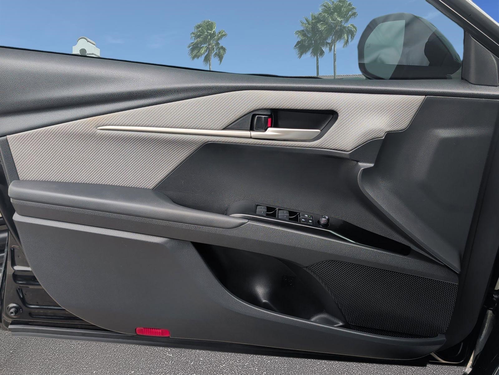 Used 2025 Toyota Camry SE w/ Convenience Package FWD image 8