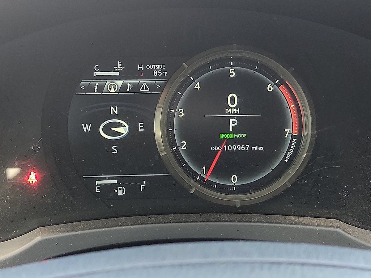 Used 2016 Lexus RC 200t RWD image 10