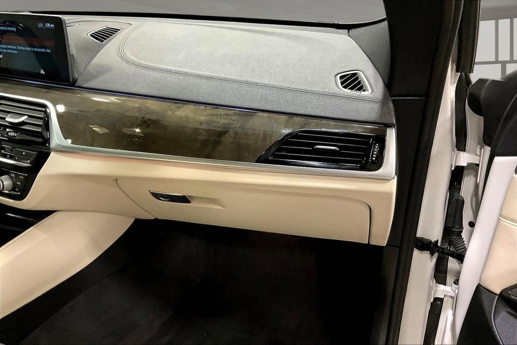 Used 2018 BMW 640i Gran Turismo xDrive AWD/4WD image 26