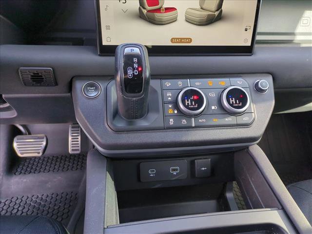 Used 2023 Land Rover Defender 130 X-Dynamic SE image 12
