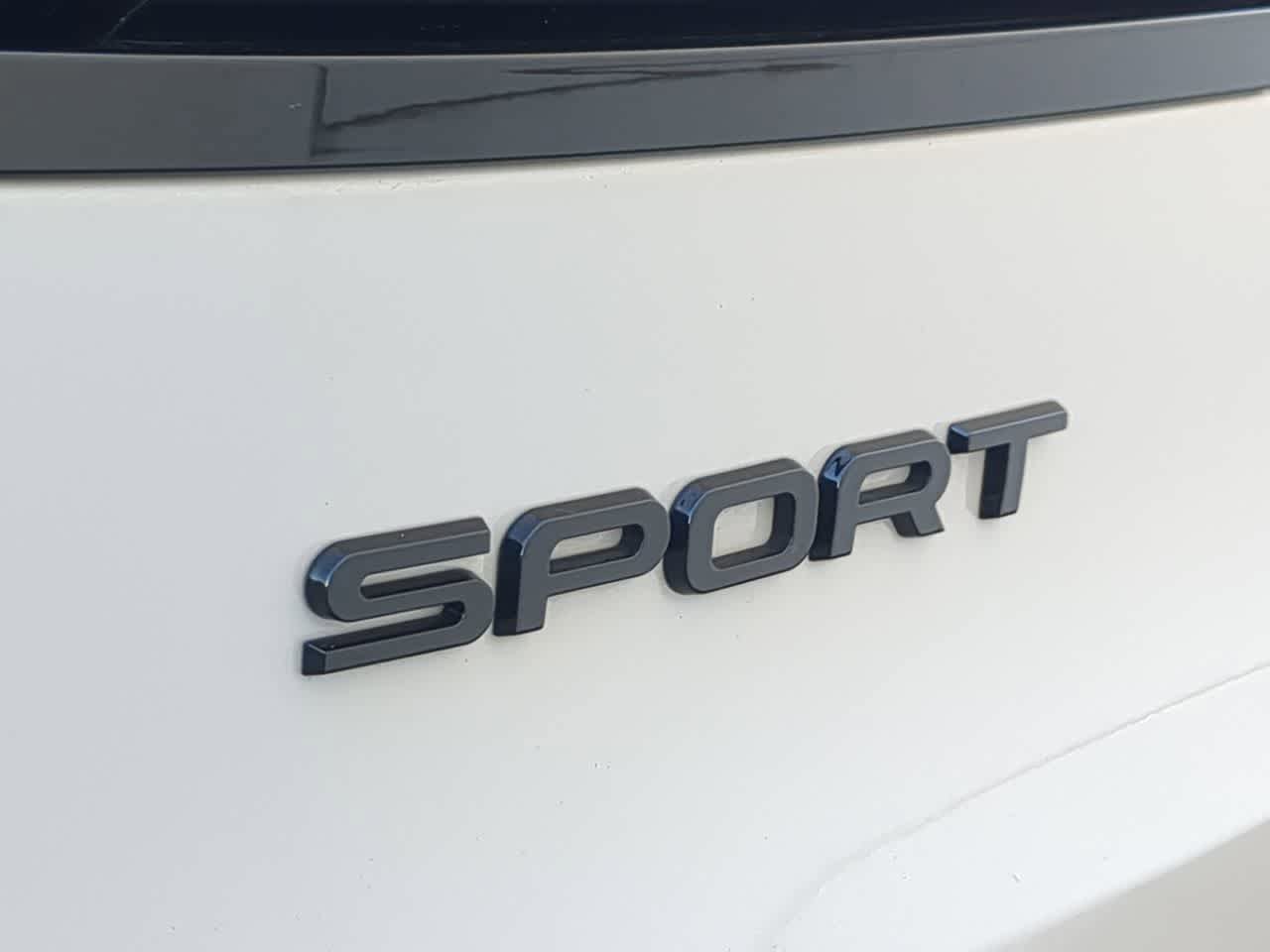 Used 2025 Land Rover Range Rover Sport SE image 13