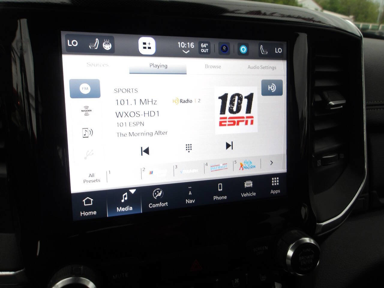 Used 2022 RAM 1500 Laramie w/ Sport Appearance Package AWD/4WD image 18