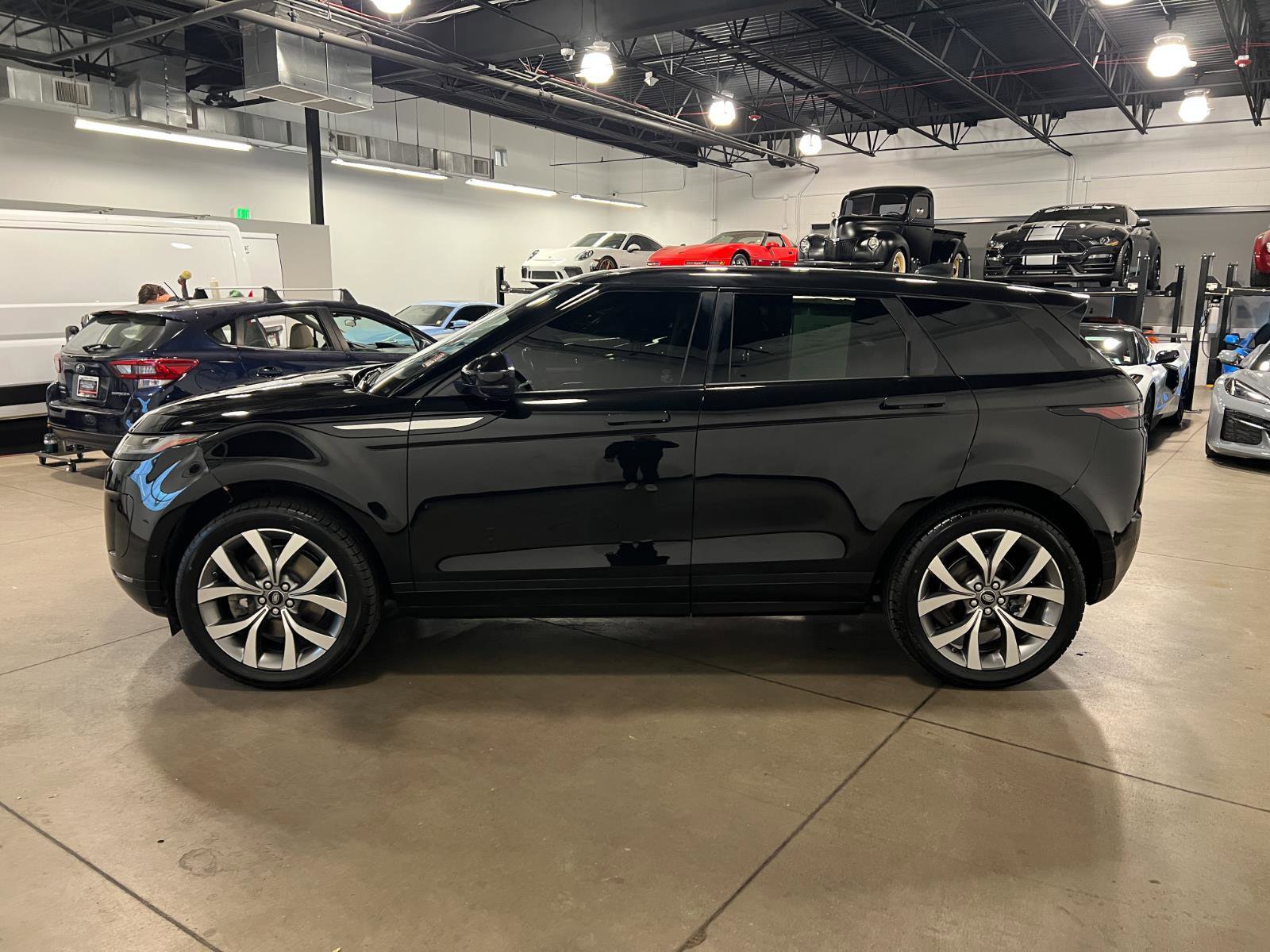 Used 2020 Land Rover Range Rover Evoque SE image 6