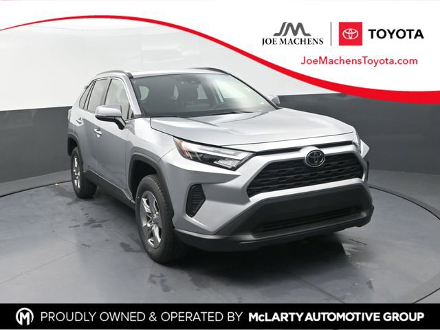 Used 2025 Toyota RAV4 XLE image 1