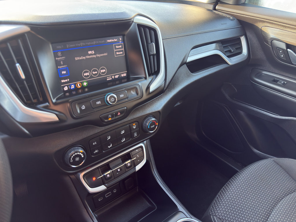 Used 2024 GMC Terrain SLE image 21