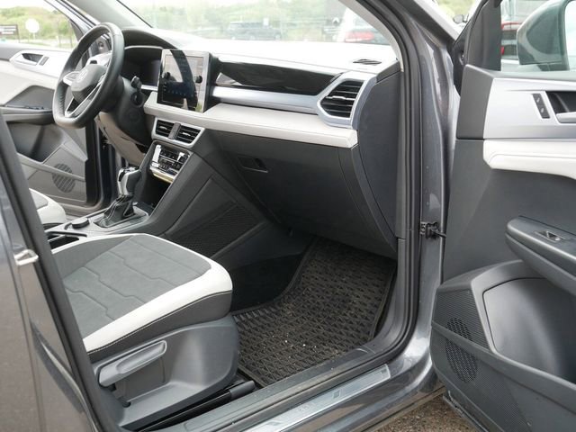 Used 2025 Volkswagen Taos SE AWD/4WD image 20