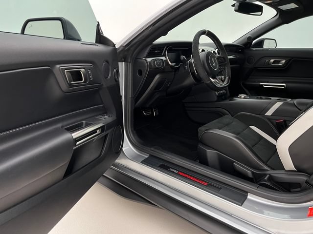 Used 2022 Ford Mustang Shelby GT500 w/ Technology Package RWD image 11