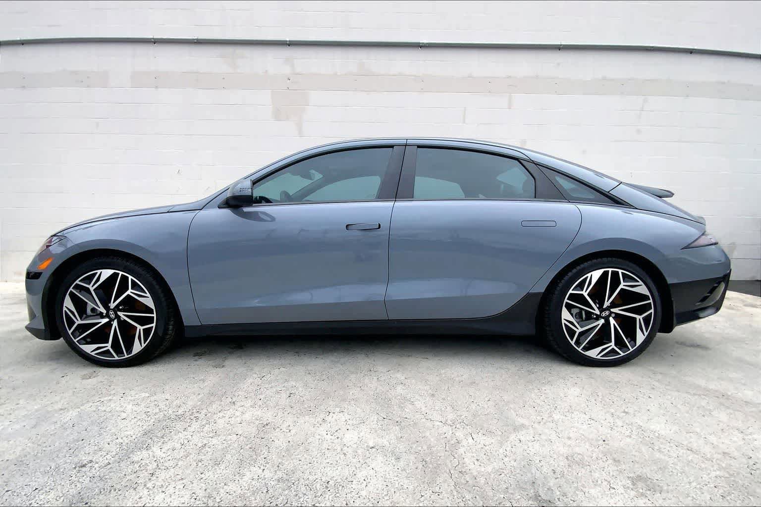 Used 2023 Hyundai Ioniq 6 SEL image 4