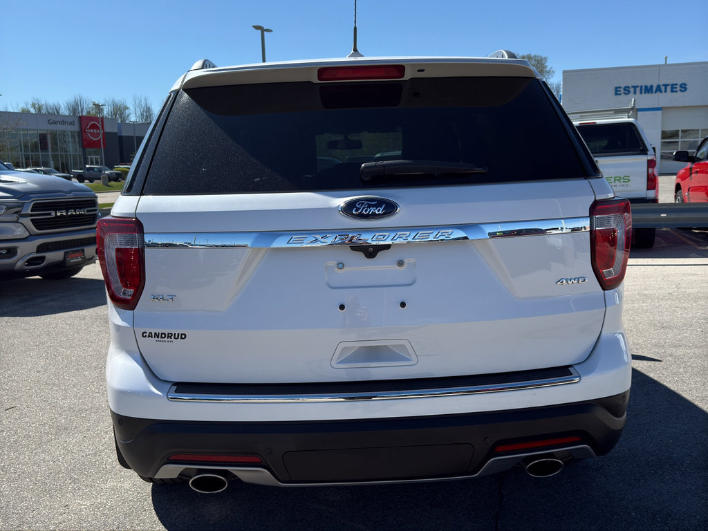 Used 2018 Ford Explorer XLT w/ Equipment Group 202A AWD/4WD image 7