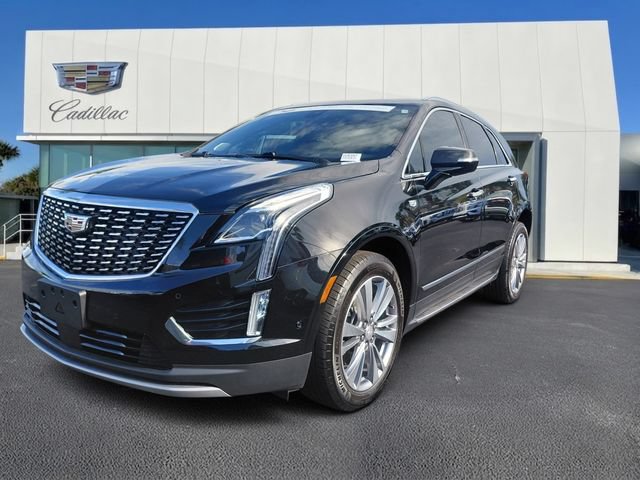 Certified 2024 Cadillac XT5 Premium Luxury w/ Technology Package FWD image 3