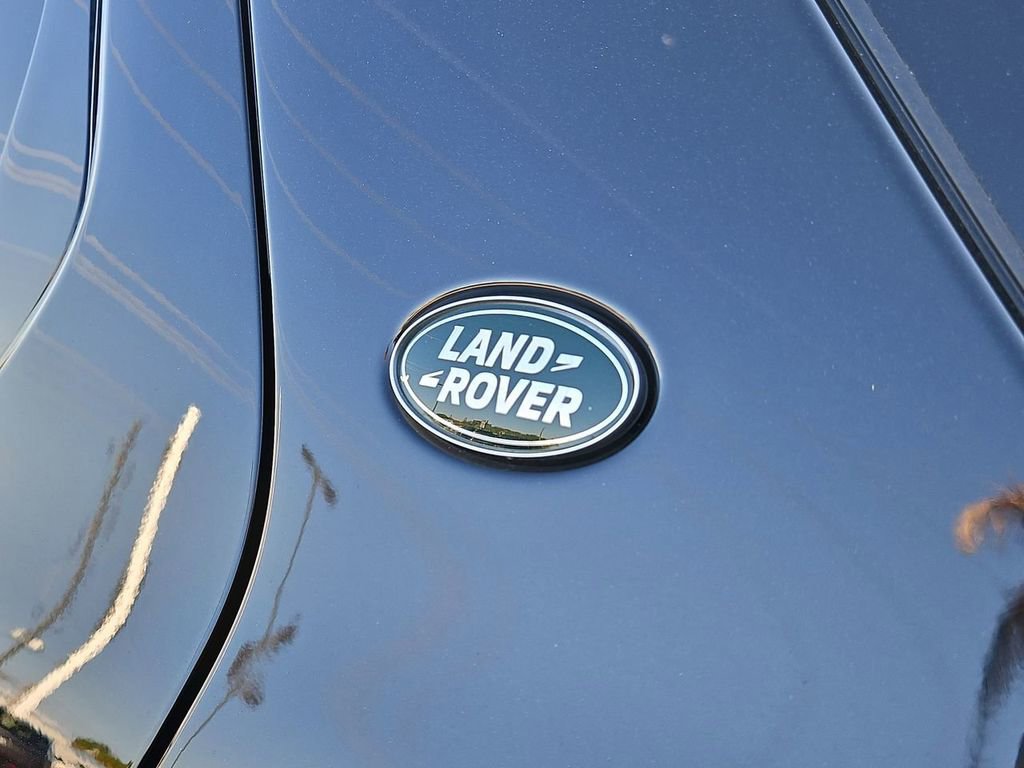 New 2026 Land Rover Discovery Sport Landmark image 9