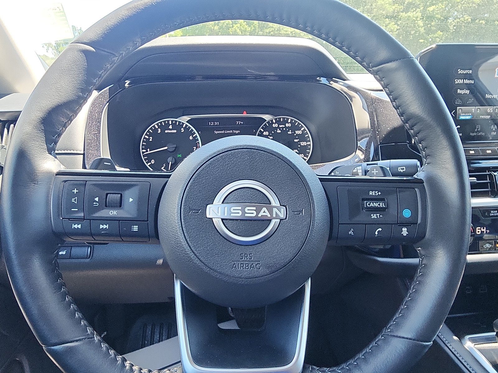 Used 2025 Nissan Pathfinder SL AWD/4WD image 15