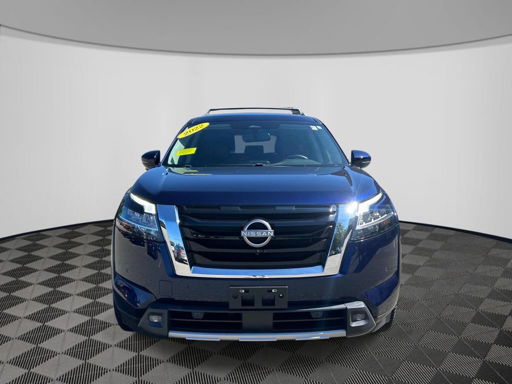 Used 2022 Nissan Pathfinder SL AWD/4WD image 8