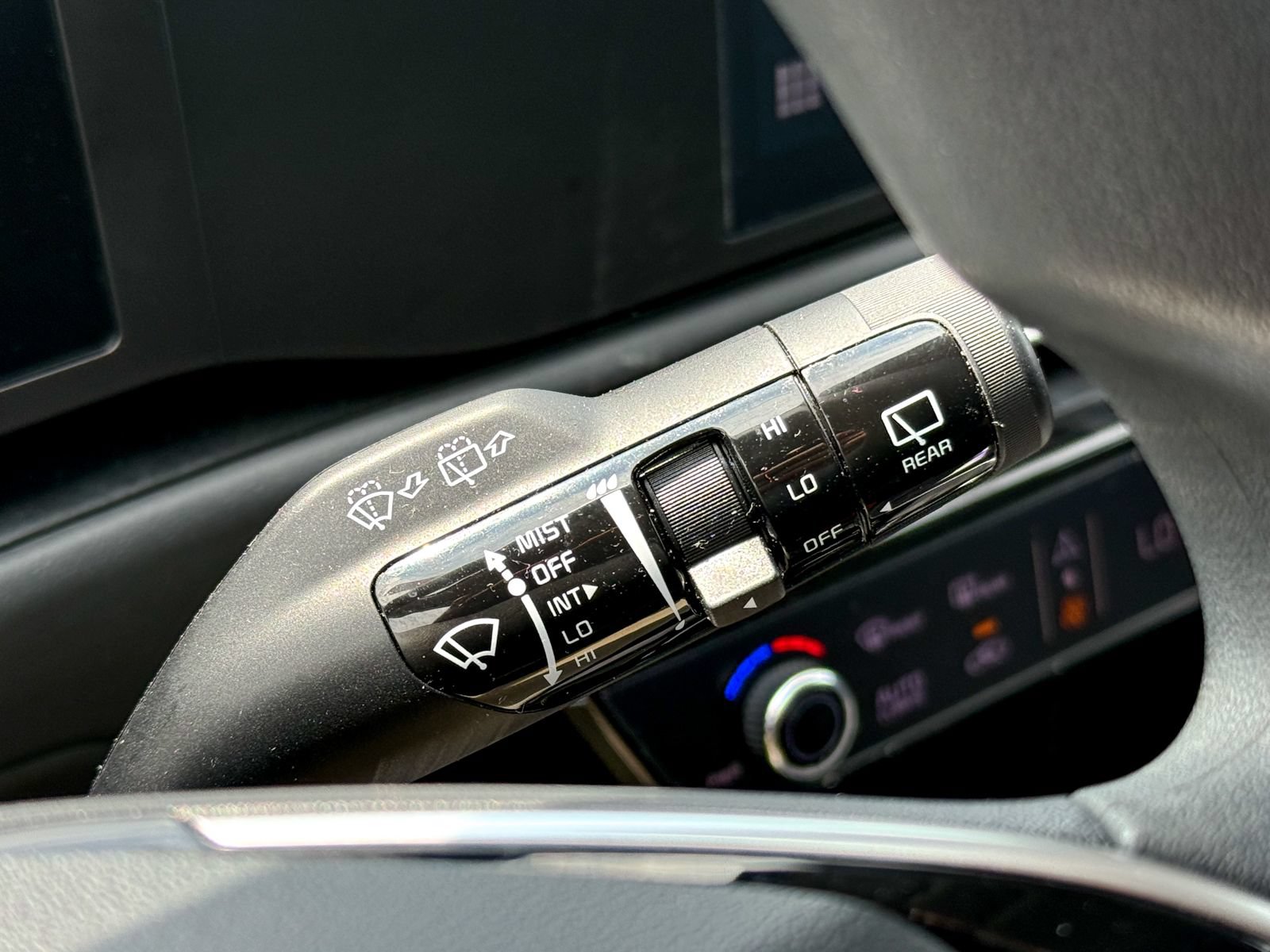 Certified 2025 Kia Niro LX FWD image 28