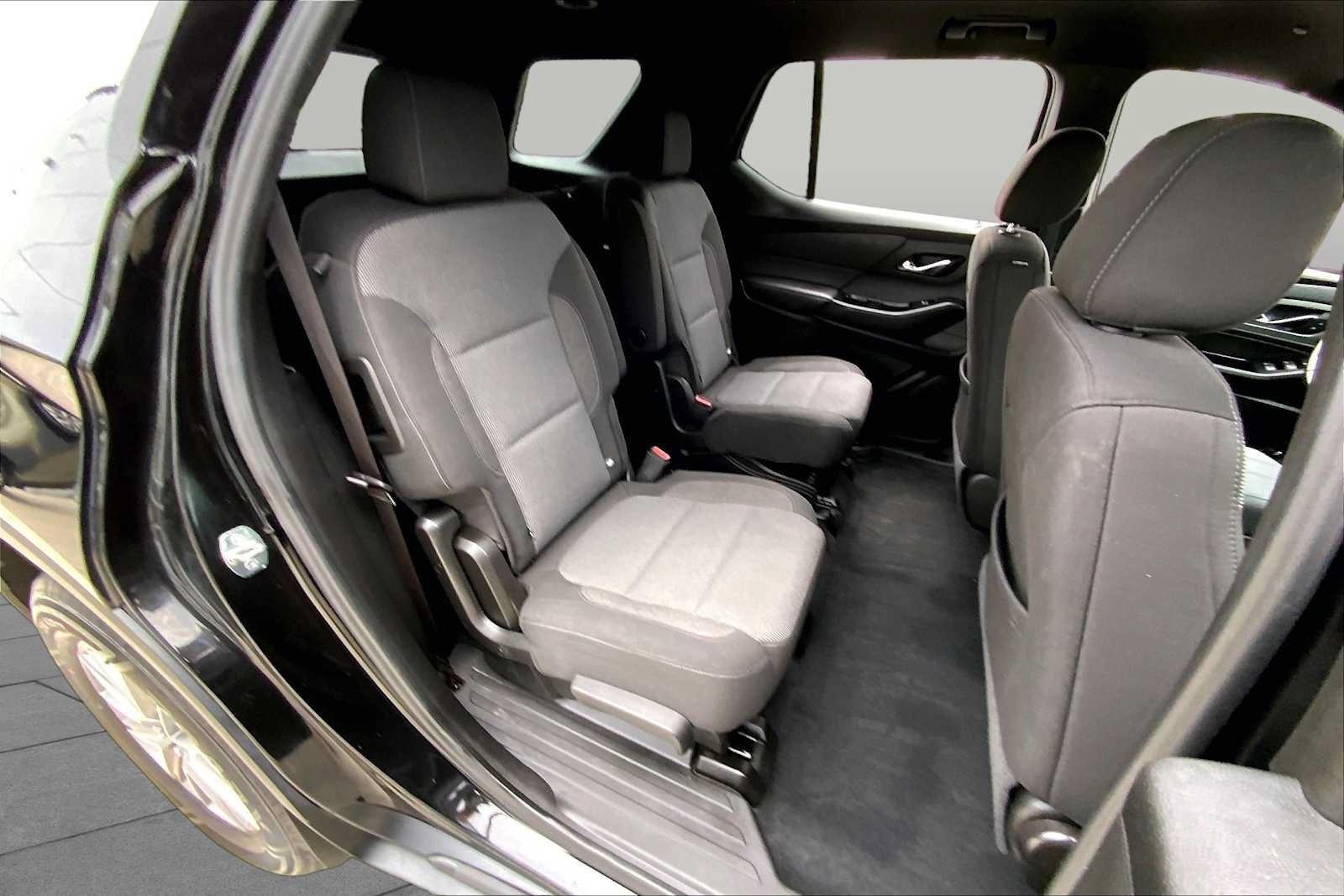 Used 2023 Chevrolet Traverse LT AWD/4WD image 19