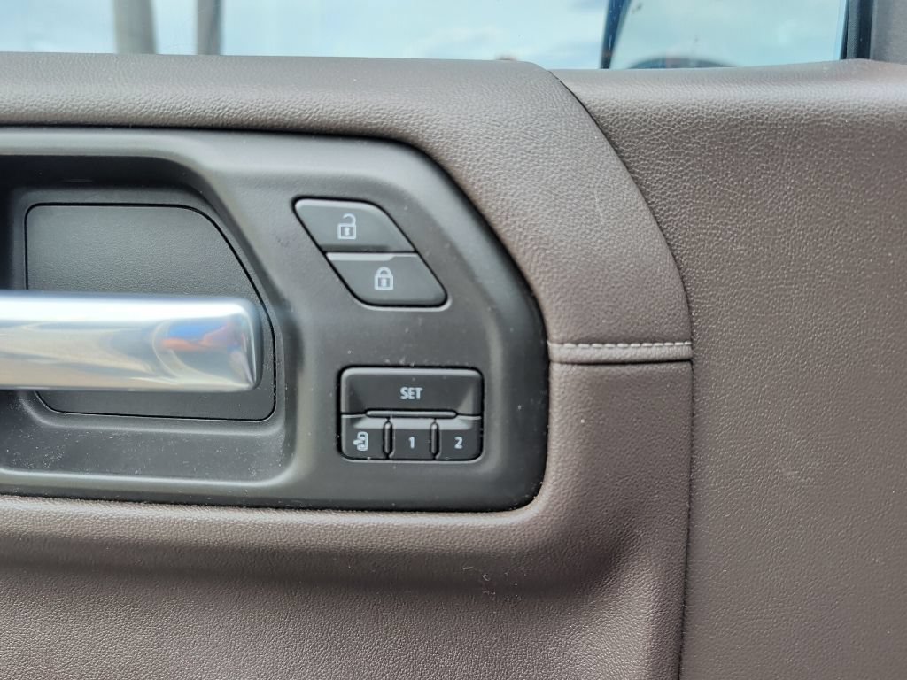 Used 2021 GMC Sierra 1500 SLT w/ SLT Premium Plus Package AWD/4WD image 8
