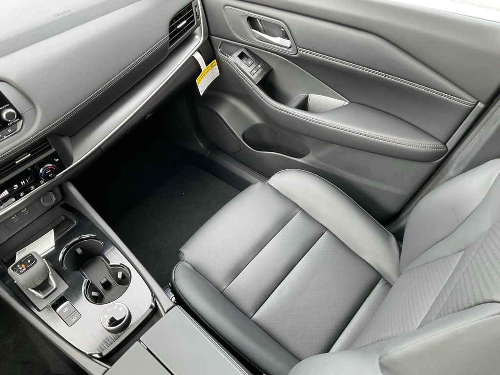 New 2026 Nissan Rogue SV w/ SV Premium Package AWD/4WD image 18