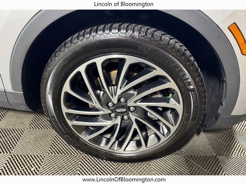 Used 2019 Lincoln Nautilus Reserve image 12