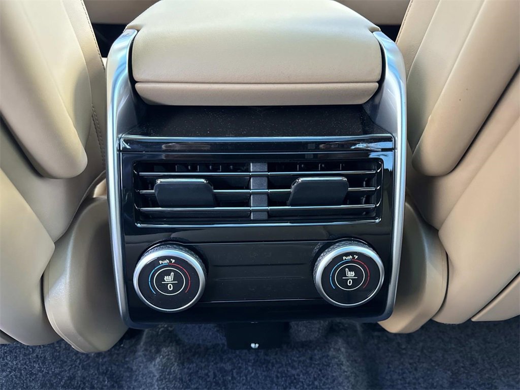New 2026 Land Rover Range Rover SE image 17