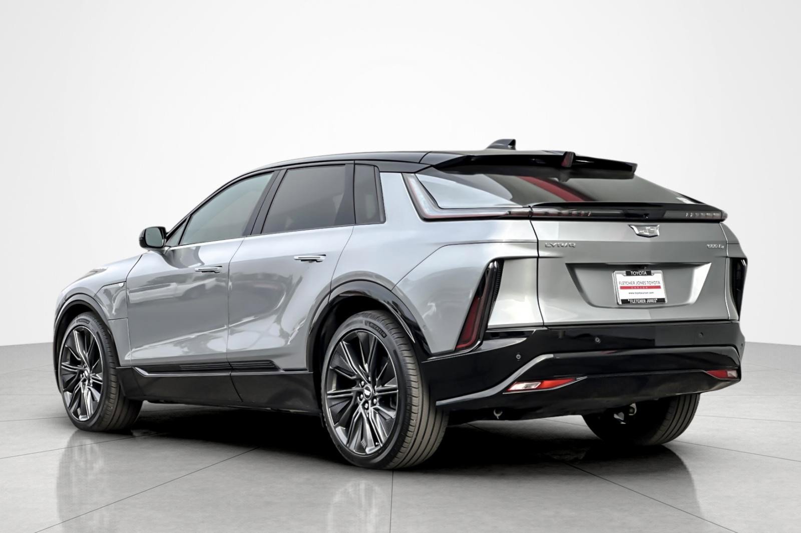 Used 2025 Cadillac Lyriq Sport image 3