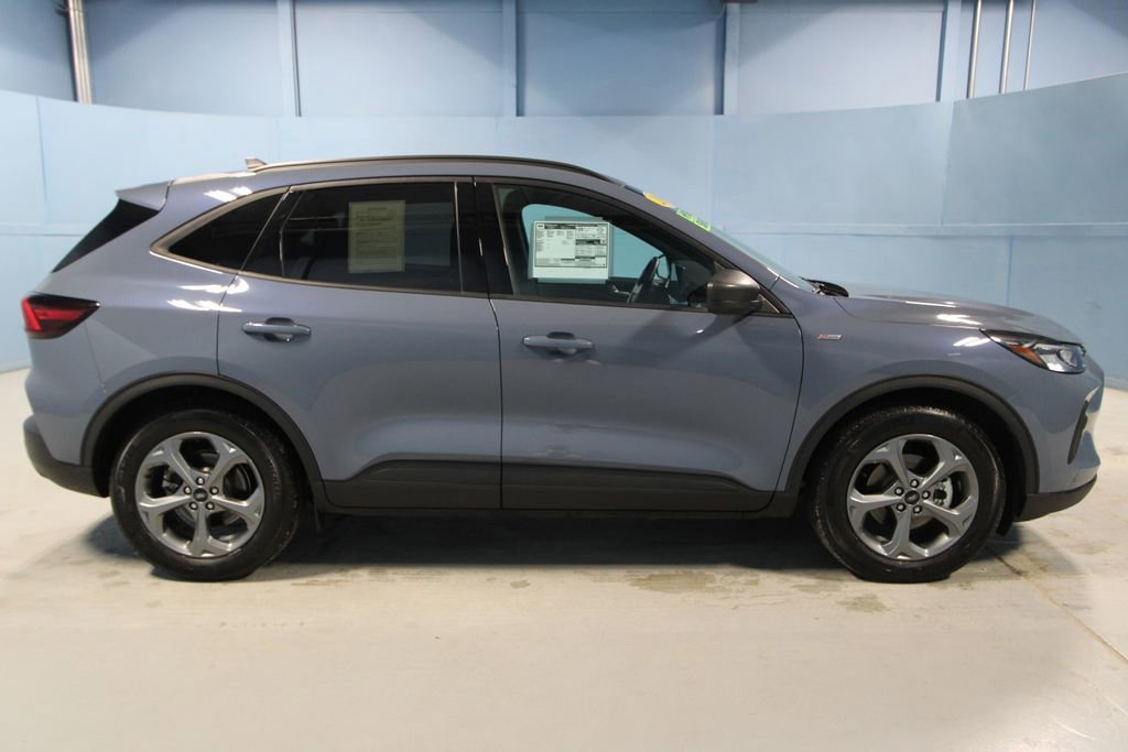 Used 2025 Ford Escape ST-Line w/ Equipment Group 301A image 35